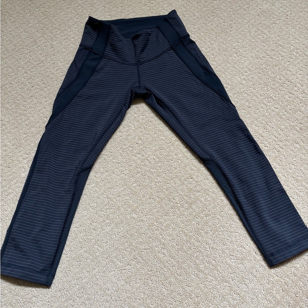Lululemon Striped Ankle Leggings, size 6
